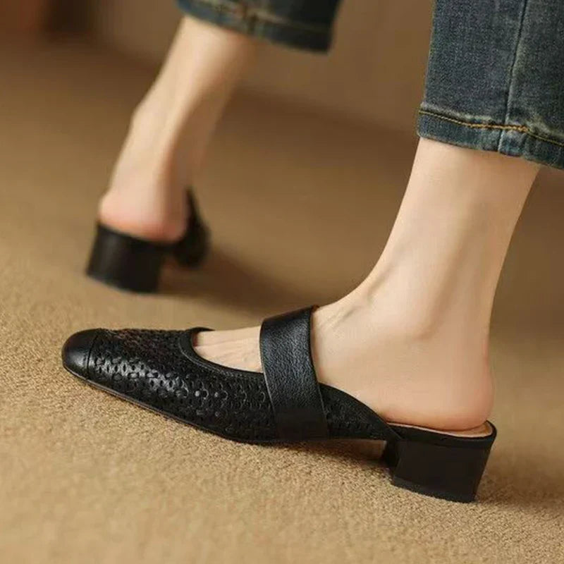 Felmora Closed Toe Sandals